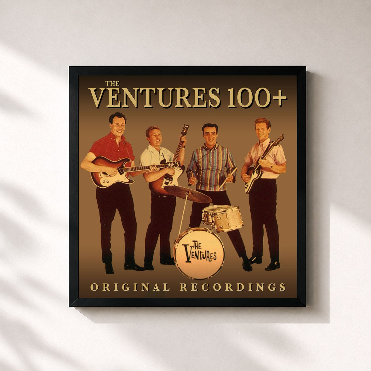 #noir Tableau carré de l'album 100+ Original Recordings de The Ventures, cadre noir 32x32 cm