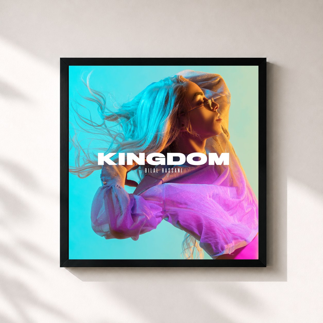 #noir Tableau carré de l'album Kingdom de Bilal Hassani, cadre noir 32x32 cm