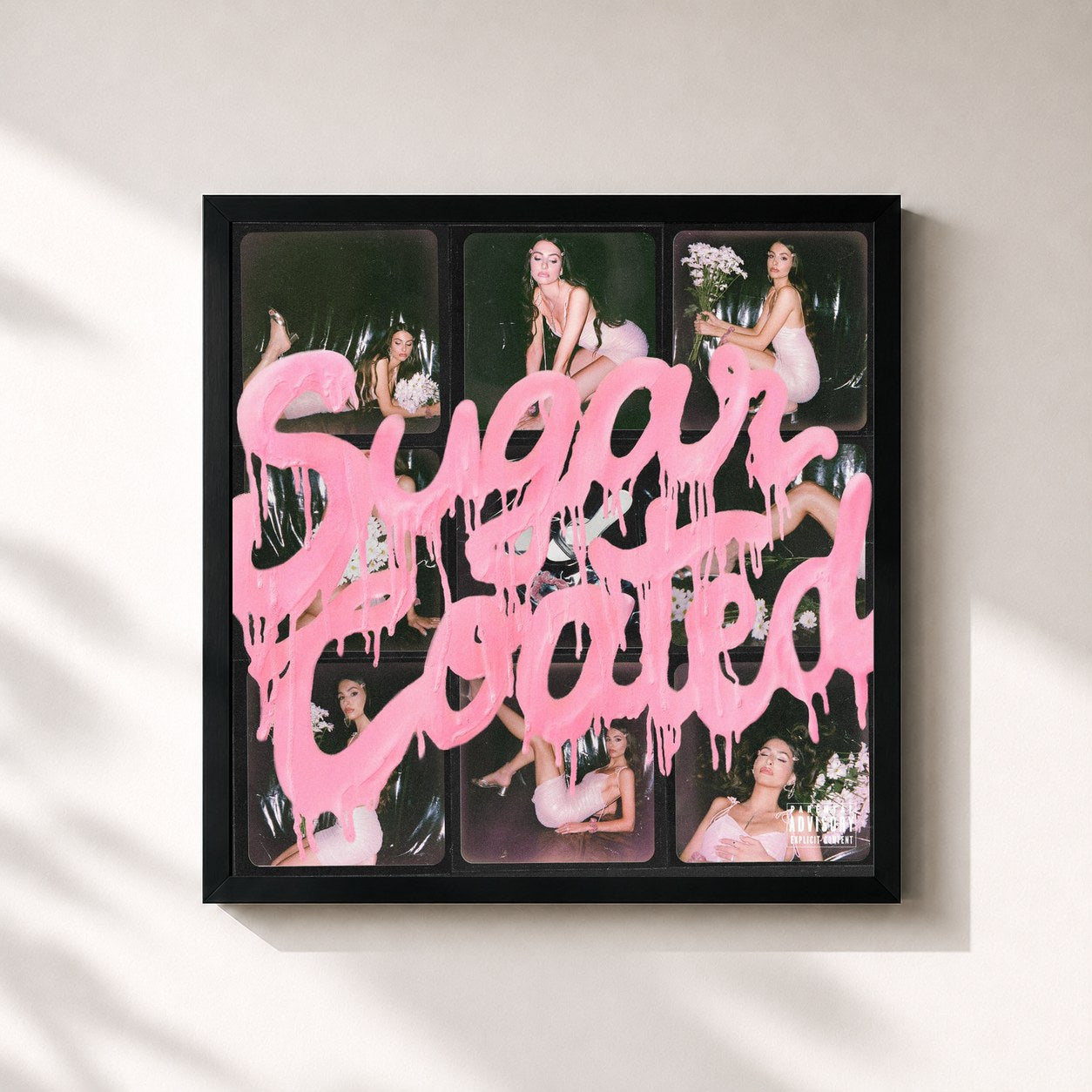 #noir Tableau carré de l'album Sugarcoated de Saya, cadre noir 32x32 cm