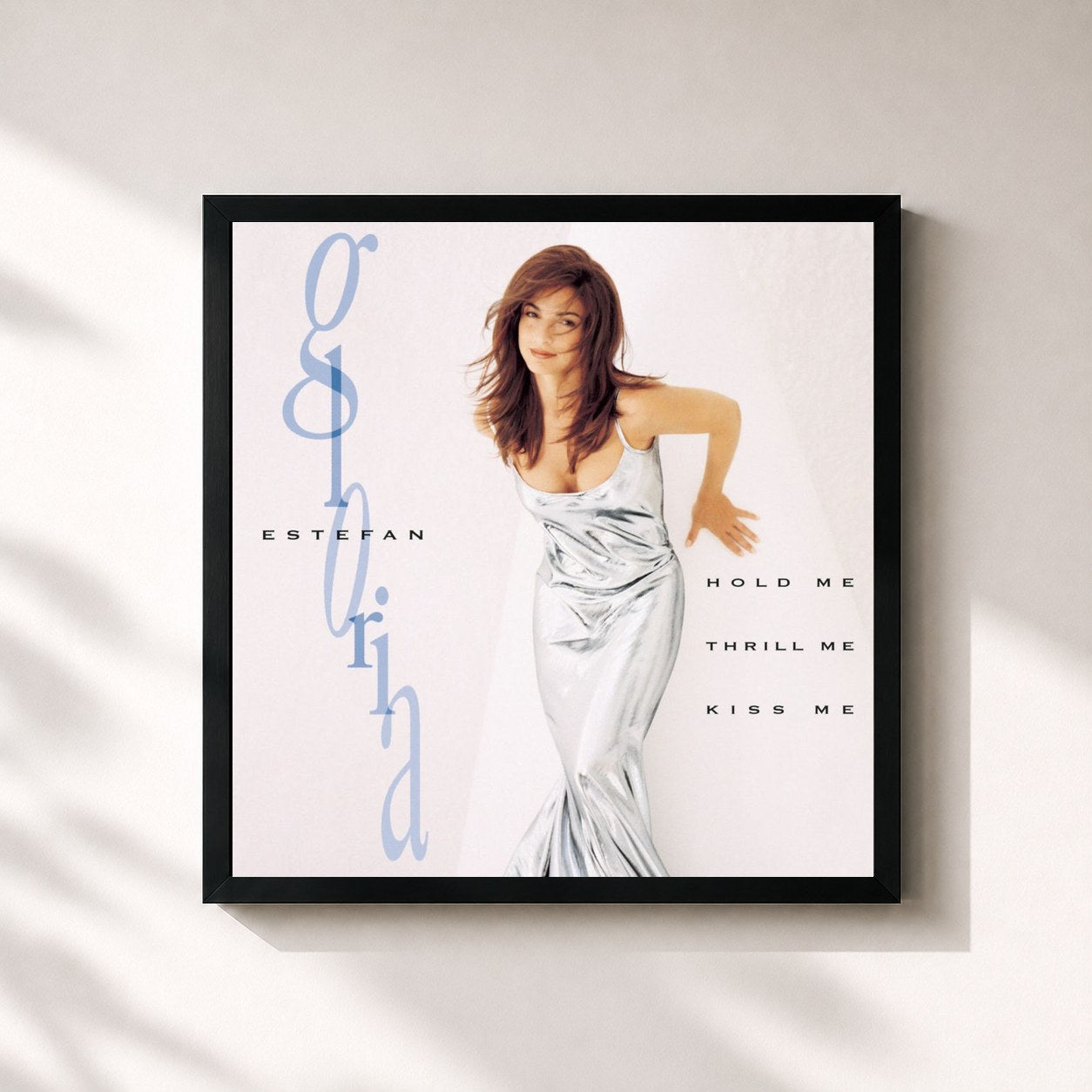 #noir Tableau carré de l'album Hold Me, Thrill Me, Kiss Me de Gloria Estefan, cadre noir 32x32 cm