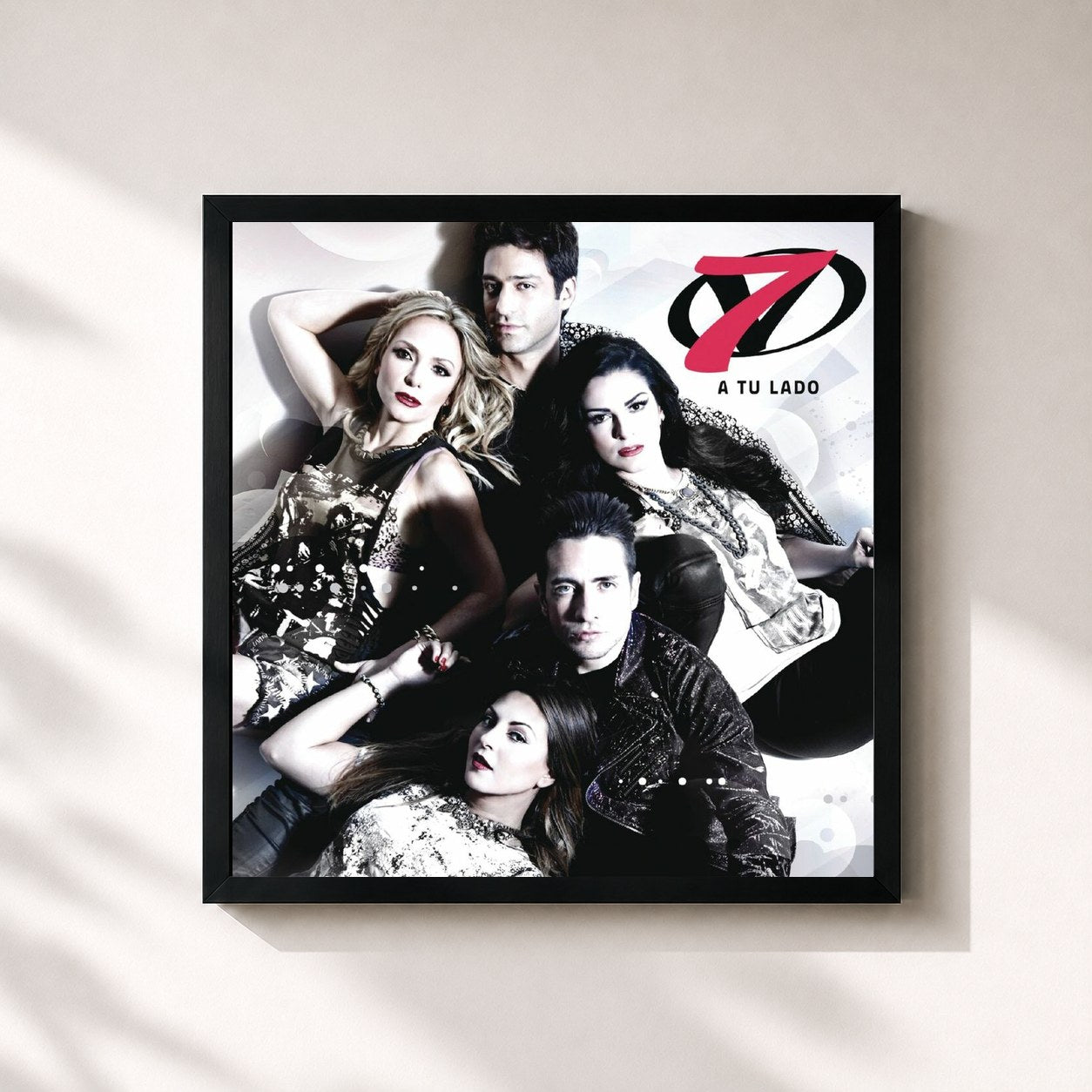 #noir Tableau carré de l'album A Tu Lado de OV7, cadre noir 32x32 cm