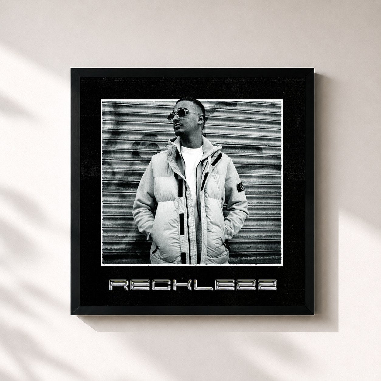 #noir Tableau carré de l'album Recklezz de Ka, cadre noir 32x32 cm