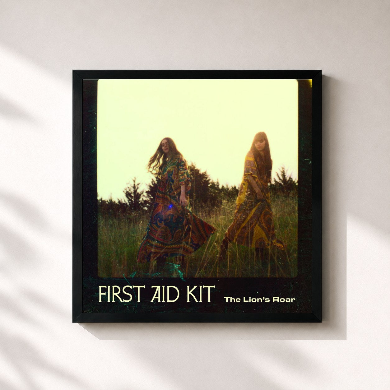 #noir Tableau carré de l'album The Lion's Roar de First Aid Kit, cadre noir 32x32 cm