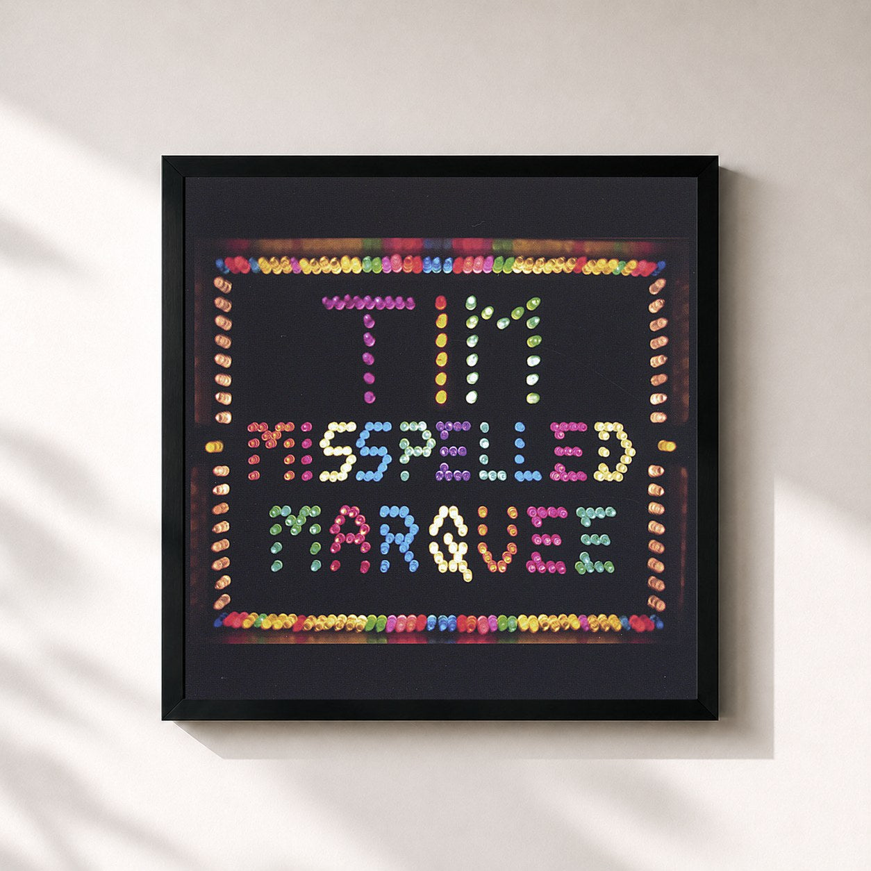 #noir Tableau carré de l'album Misspelled Marquee de Tim, cadre noir 32x32 cm