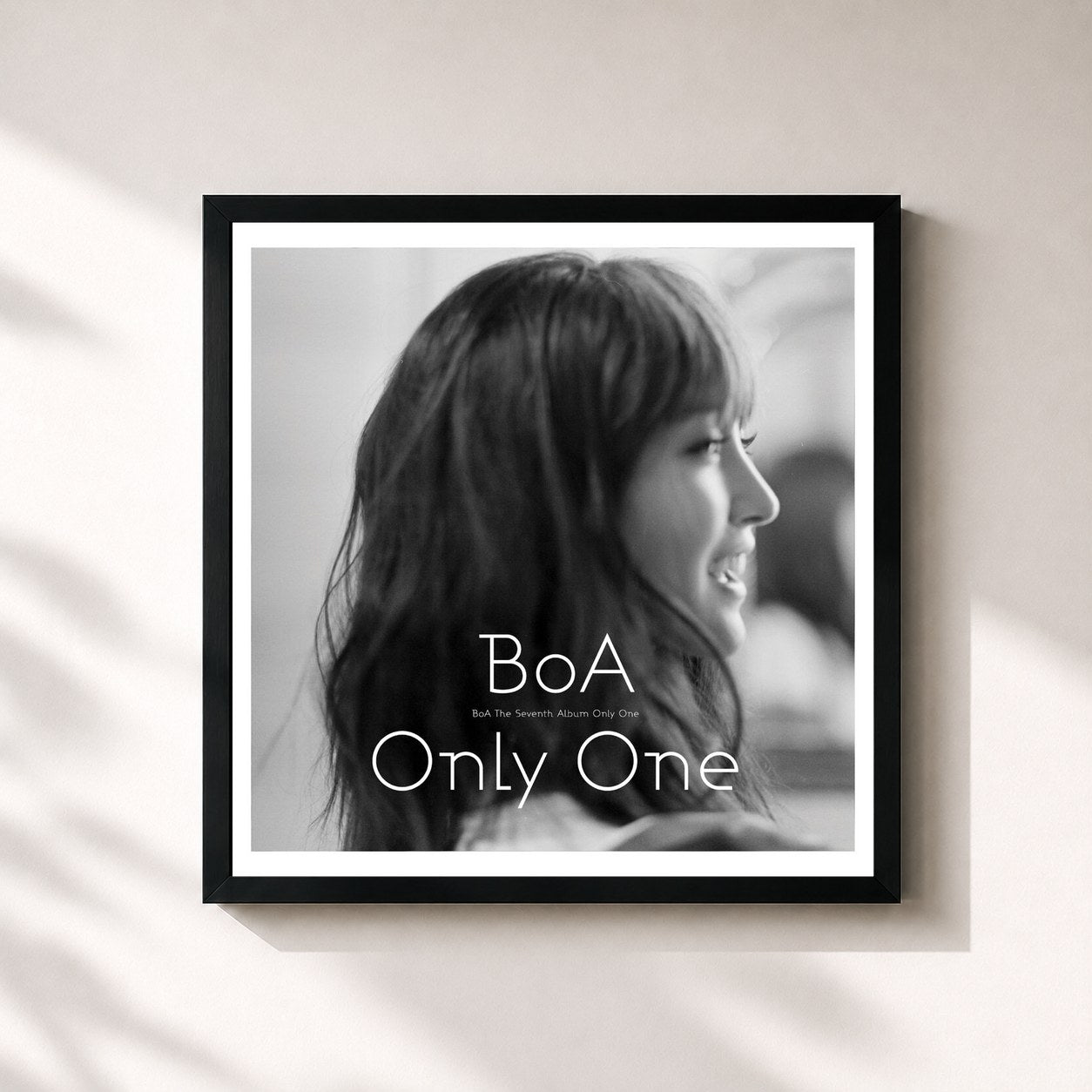 #noir Tableau carré de l'album Only One de BoA, cadre noir 32x32 cm
