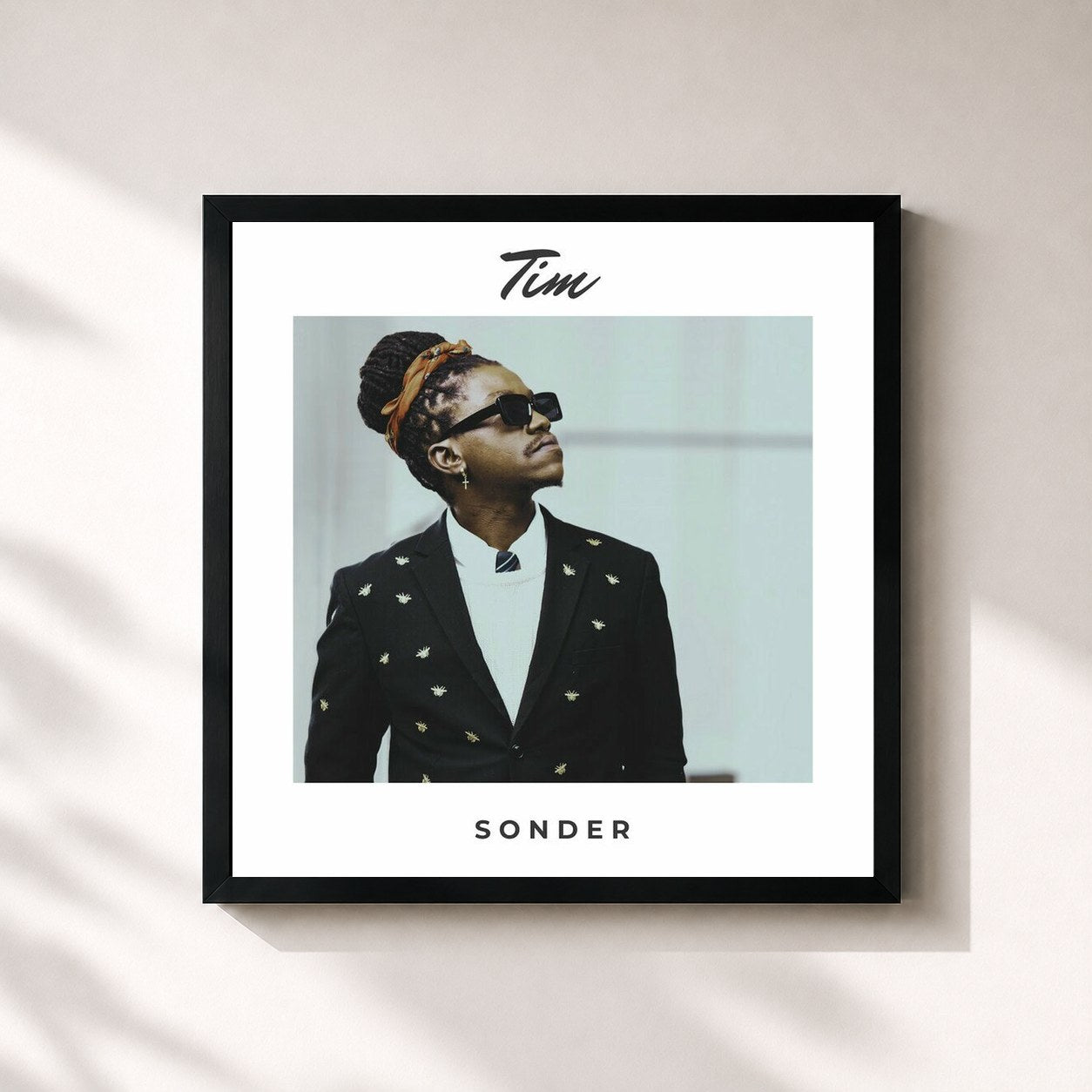 #noir Tableau carré de l'album SONDER de Tim, cadre noir 32x32 cm