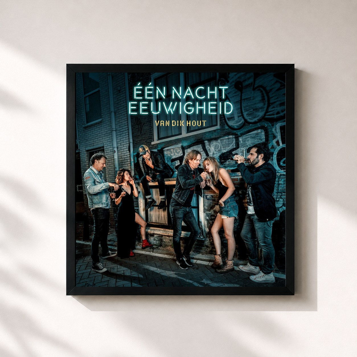 #noir Tableau carré de l'album Één Nacht Eeuwigheid de Van Dik Hout, cadre noir 32x32 cm