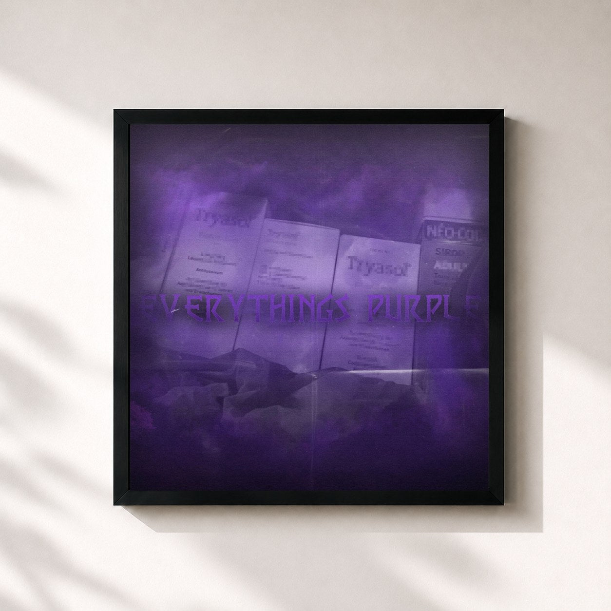 #noir Tableau carré de l'album EVERYTHINGS PURPLE de T-low, cadre noir 32x32 cm
