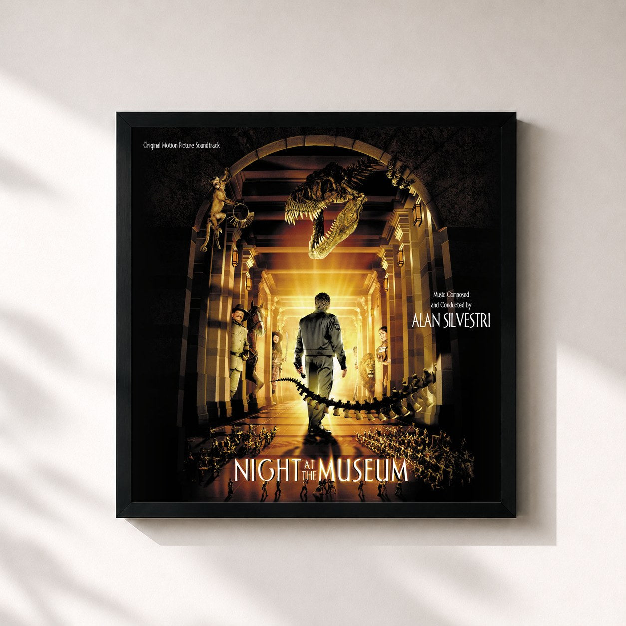 #noir Tableau carré de l'album Night At The Museum (Original Motion Picture Soundtrack) de Alan Silvestri, cadre noir 32x32 cm