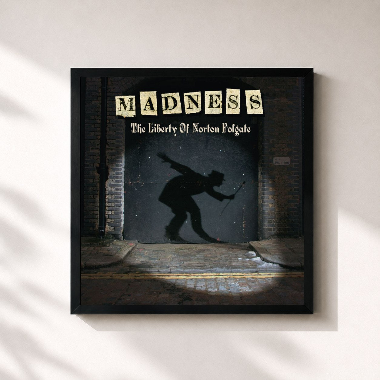 #noir Tableau carré de l'album The Liberty of Norton Folgate de Madness, cadre noir 32x32 cm