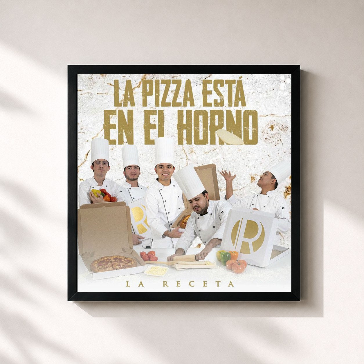 #noir Tableau carré de l'album La Pizza Está En El Horno de LA RECETA, cadre noir 32x32 cm