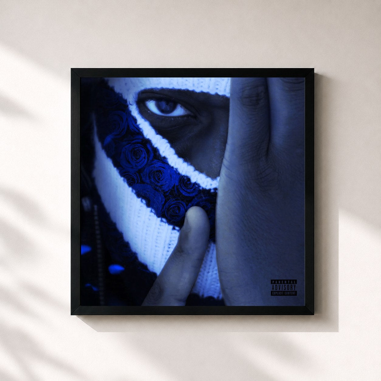 #noir Tableau carré de l'album DE ROSÉ ACHTER HET MASKER de Eves Laurent, cadre noir 32x32 cm