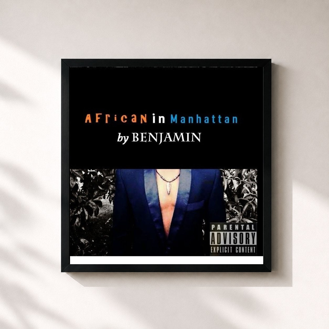 #noir Tableau carré de l'album African in Manhattan de Benjamin, cadre noir 32x32 cm