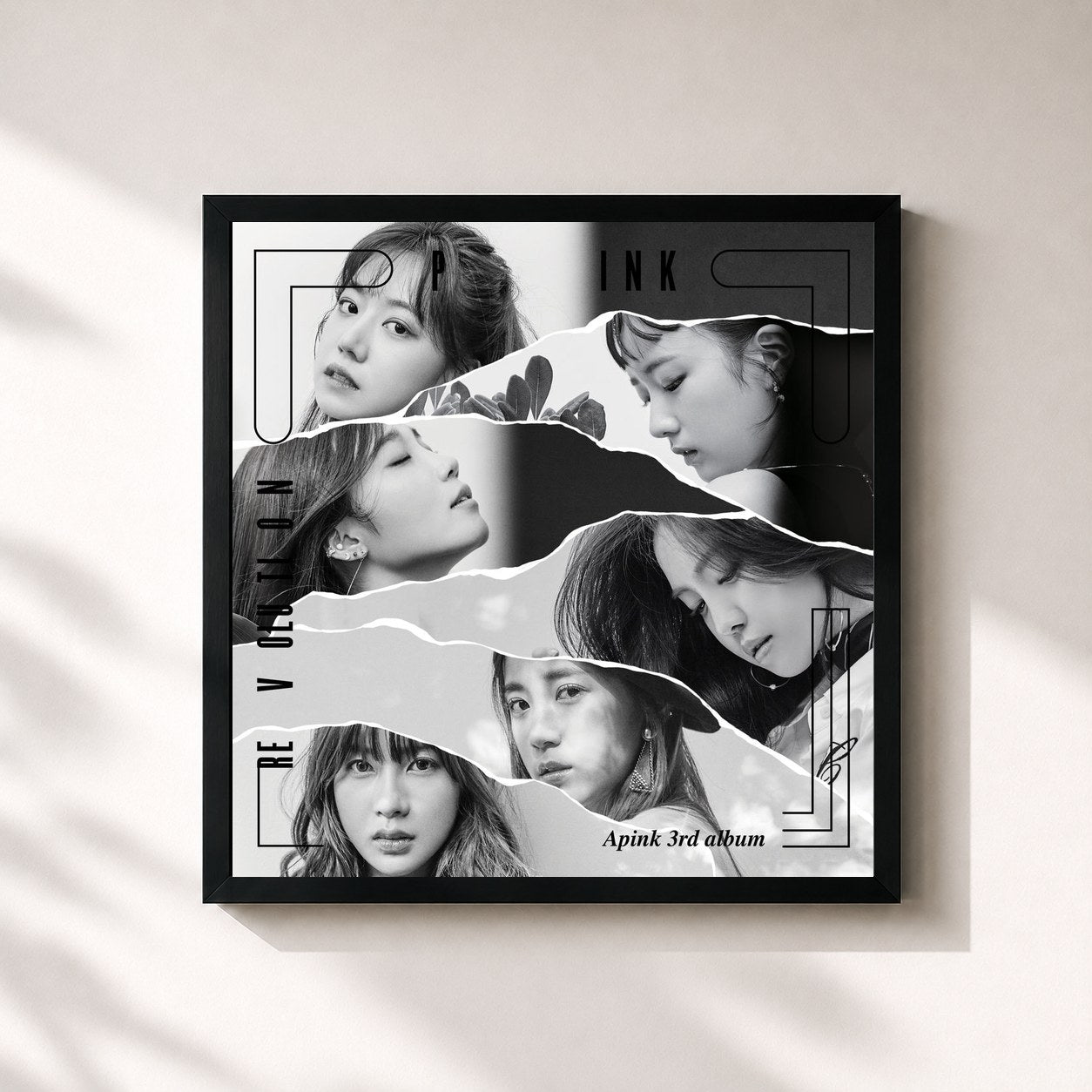 #noir Tableau carré de l'album Pink Revolution de Apink, cadre noir 32x32 cm