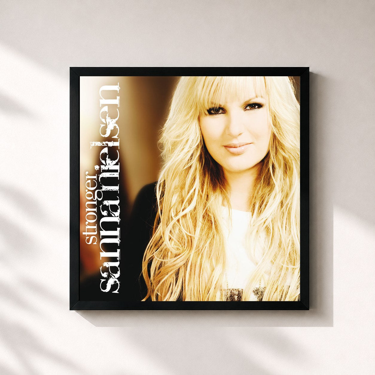 #noir Tableau carré de l'album Stronger de Sanna Nielsen, cadre noir 32x32 cm