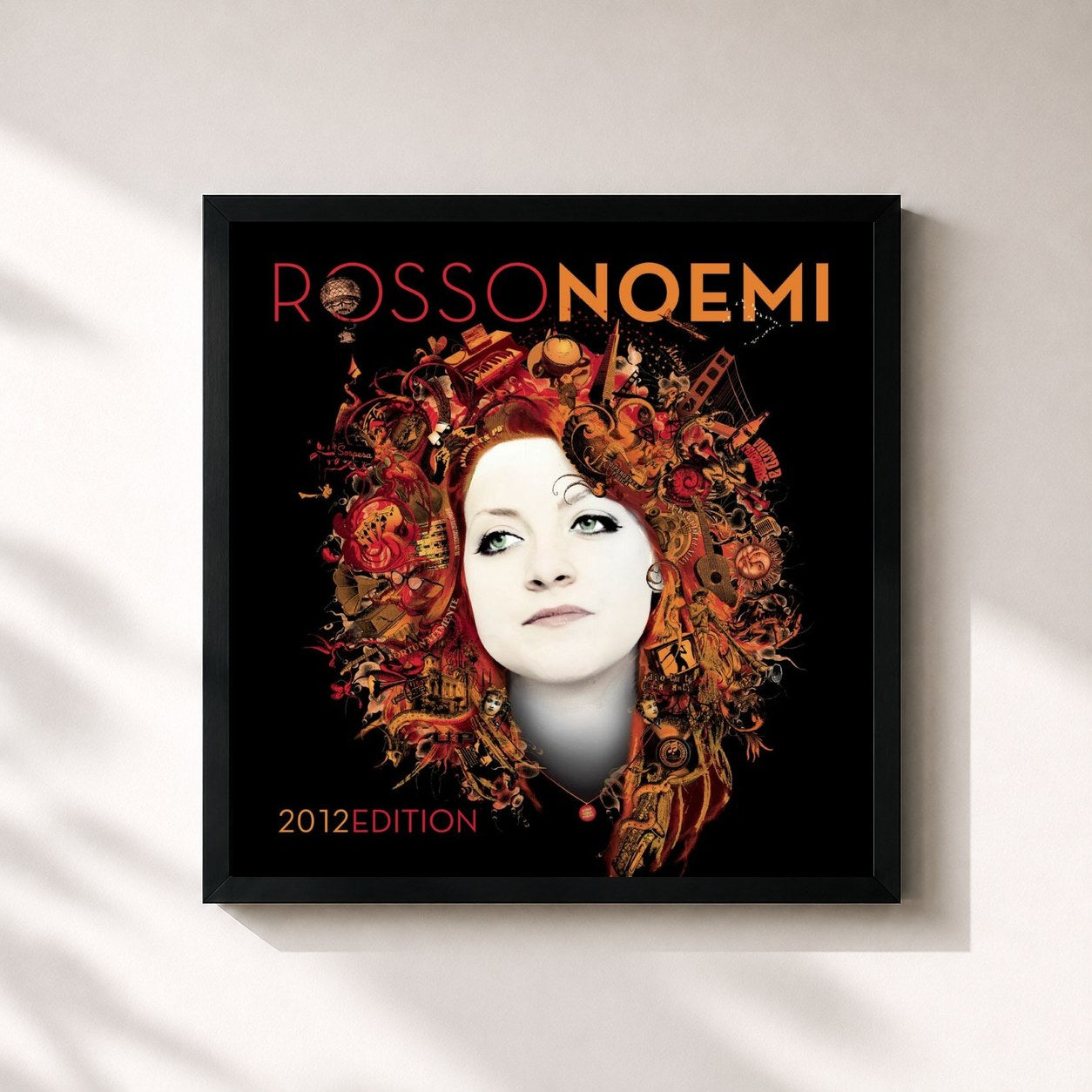 #noir Tableau carré de l'album RossoNoemi 2012 Edition de Noemi, cadre noir 32x32 cm