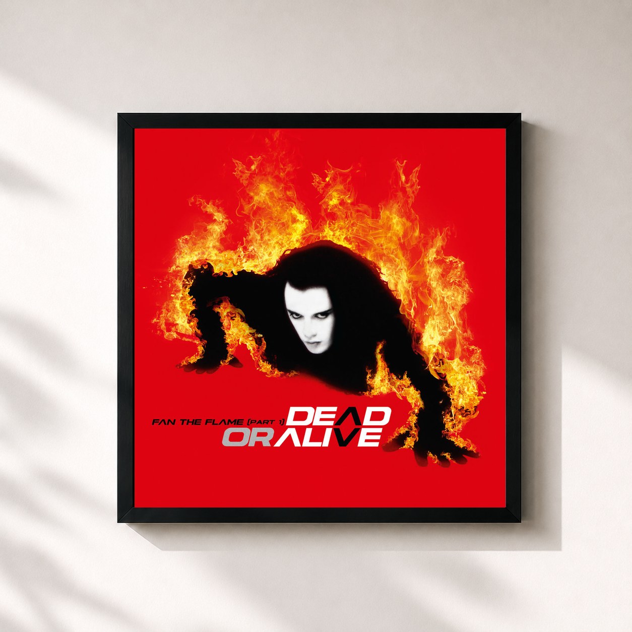 #noir Tableau carré de l'album Fan the Flame (Pt. 1) (Deluxe Edition) de Dead or Alive, cadre noir 32x32 cm