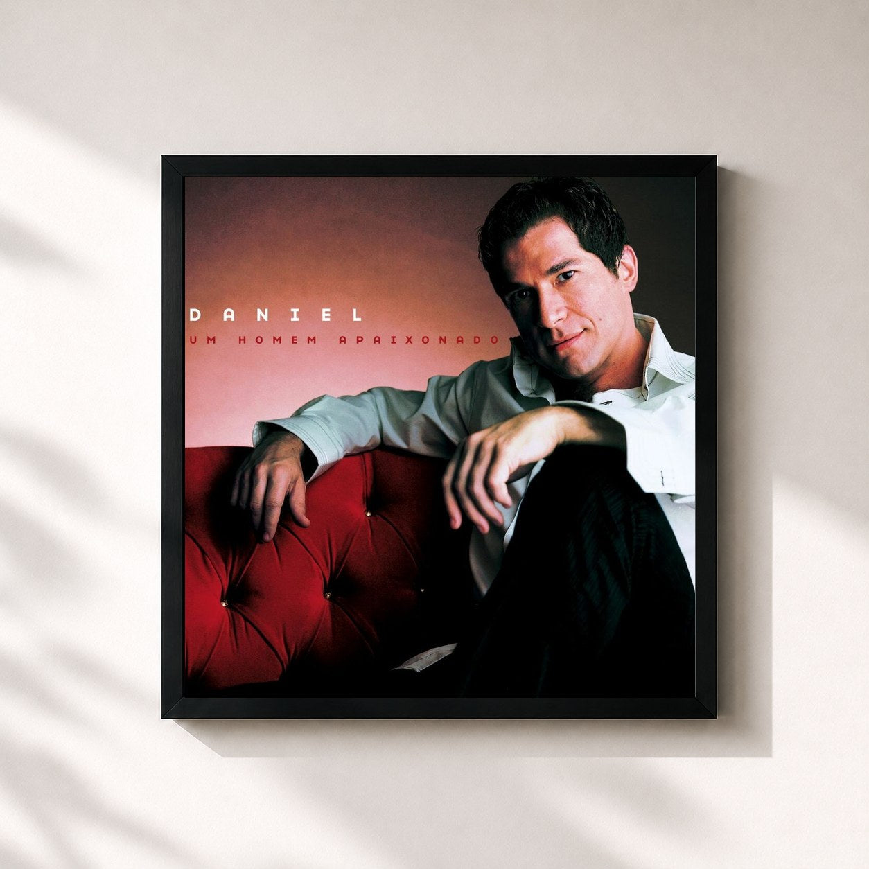 #noir Tableau carré de l'album Um Homem Apaixonado de Daniel, cadre noir 32x32 cm