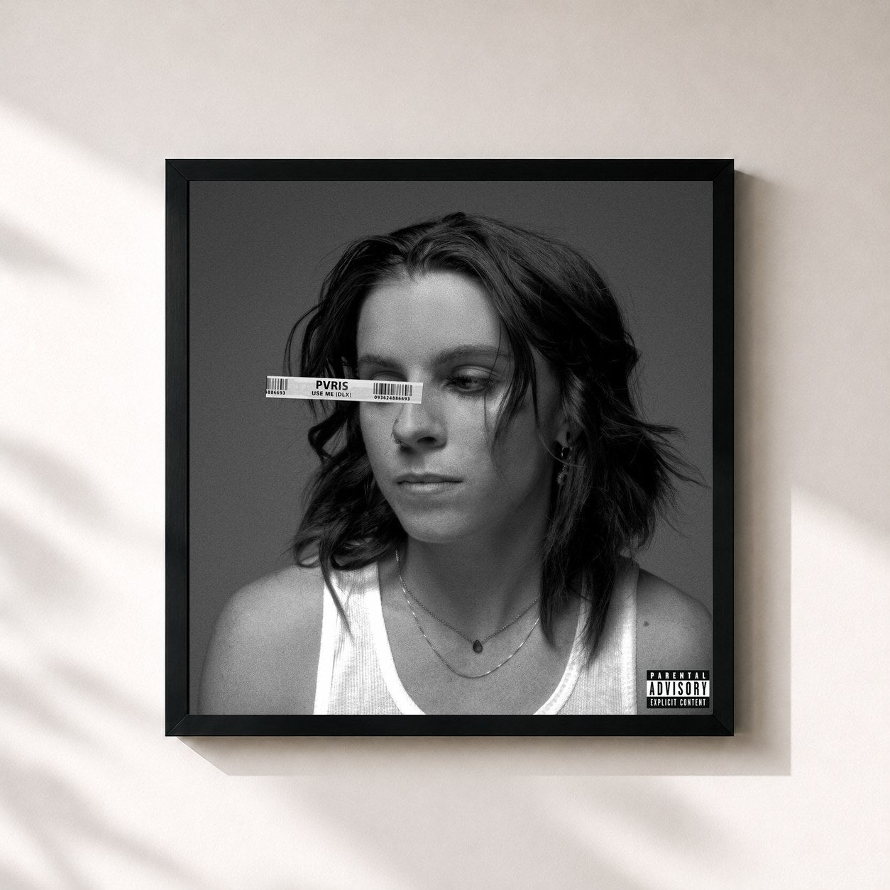 #noir Tableau carré de l'album Use Me (Deluxe) de PVRIS, cadre noir 32x32 cm