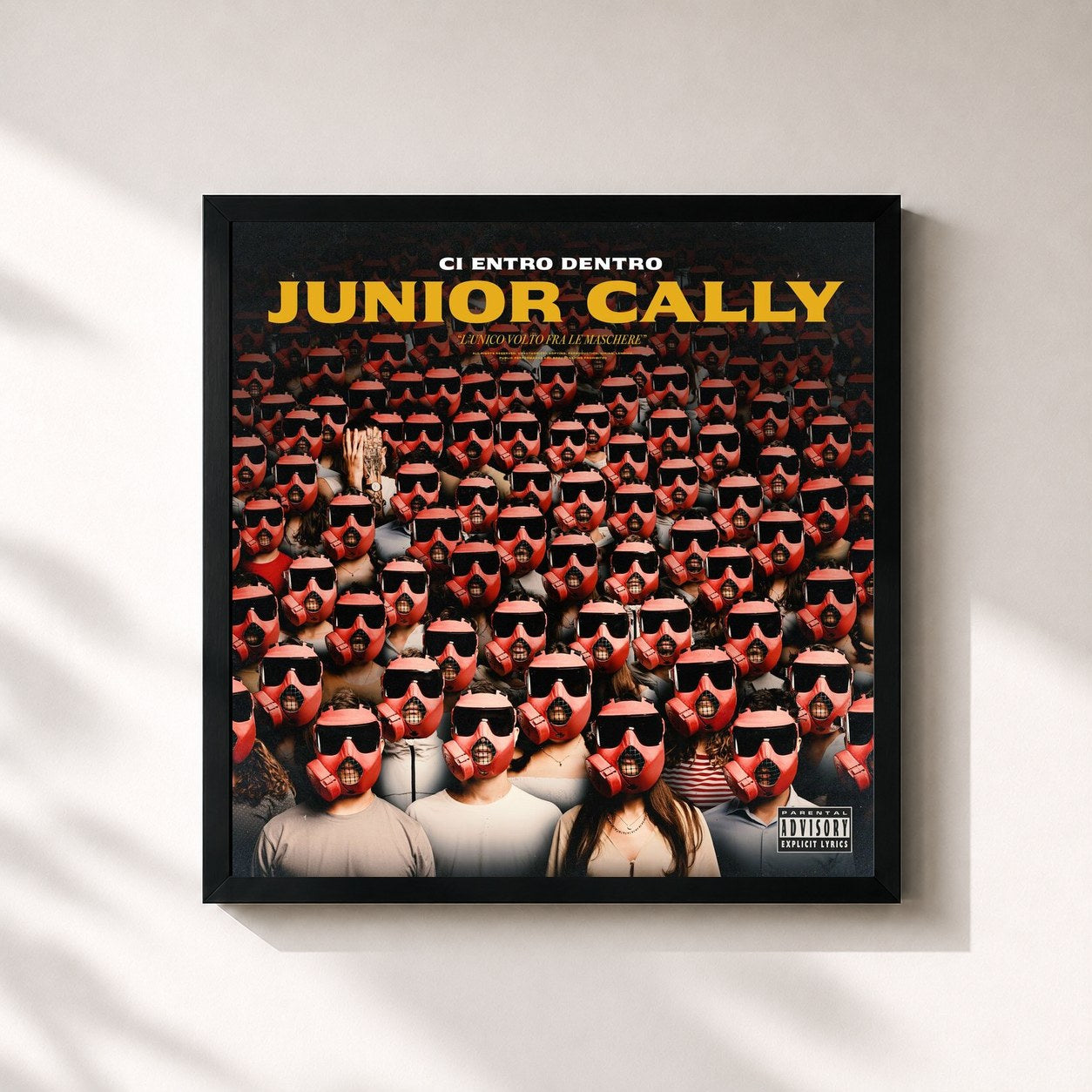 #noir Tableau carré de l'album Ci entro dentro de JUNIOR CALLY, cadre noir 32x32 cm