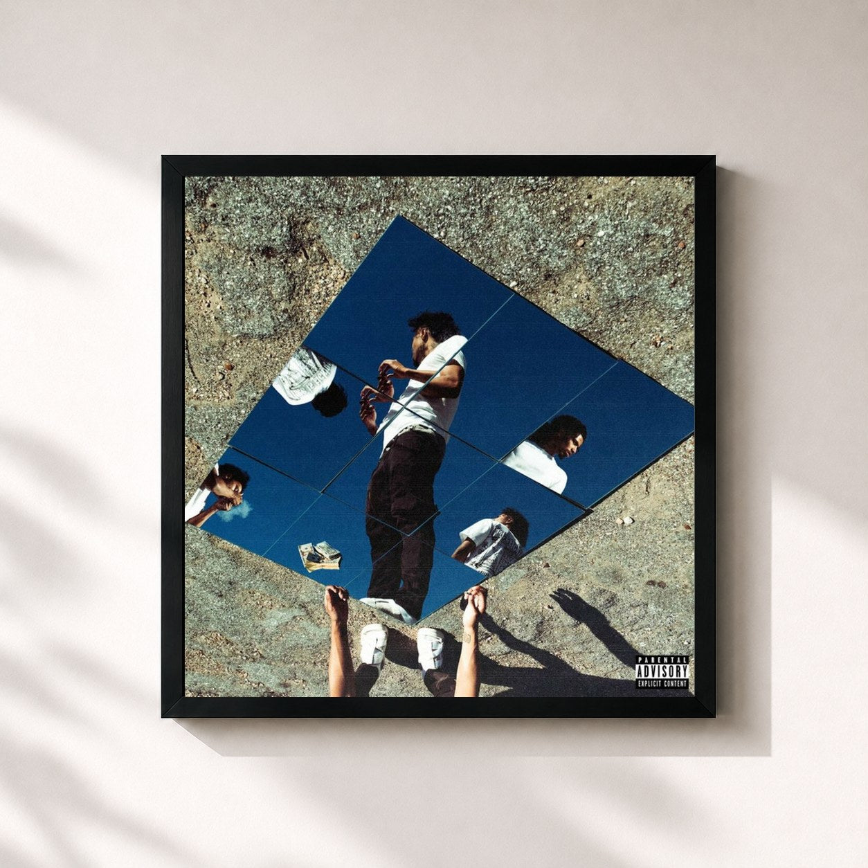 #noir Tableau carré de l'album No Recognition de Aaron May, cadre noir 32x32 cm