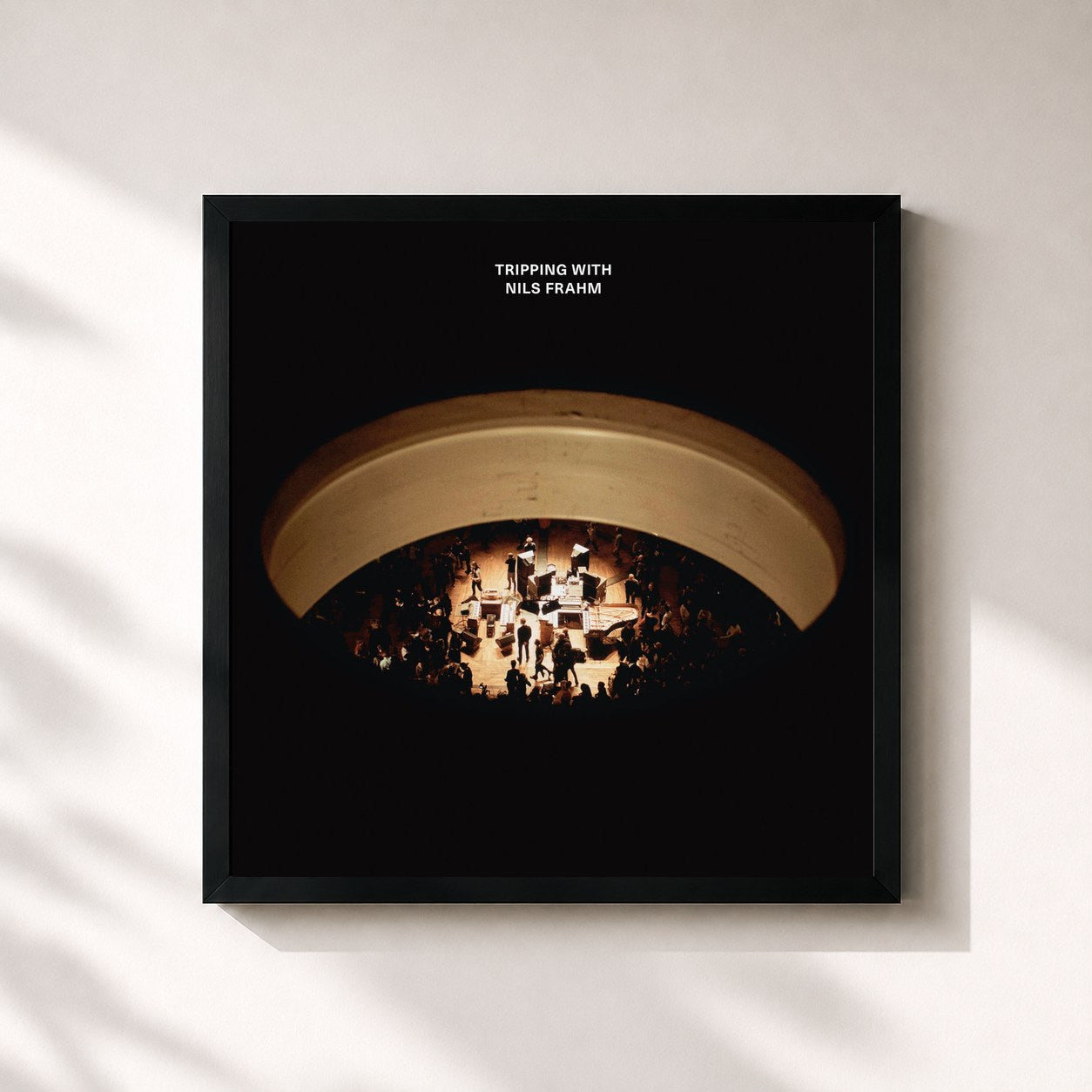 #noir Tableau carré de l'album Tripping with Nils Frahm de Nils Frahm, cadre noir 32x32 cm