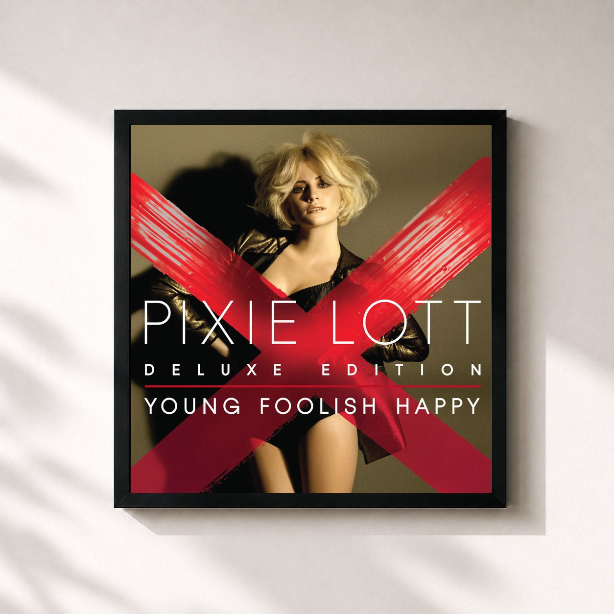 #noir Tableau carré de l'album Young Foolish Happy (Deluxe Edition) de Pixie Lott, cadre noir 32x32 cm