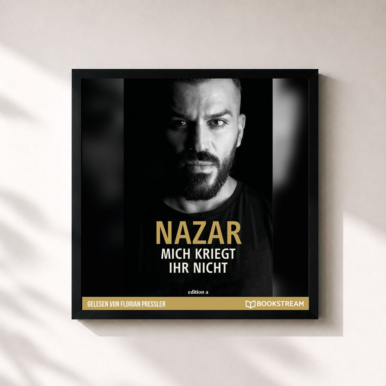 #noir Tableau carré de l'album Mich kriegt ihr nicht (Ungekürzt) de Nazar, cadre noir 32x32 cm