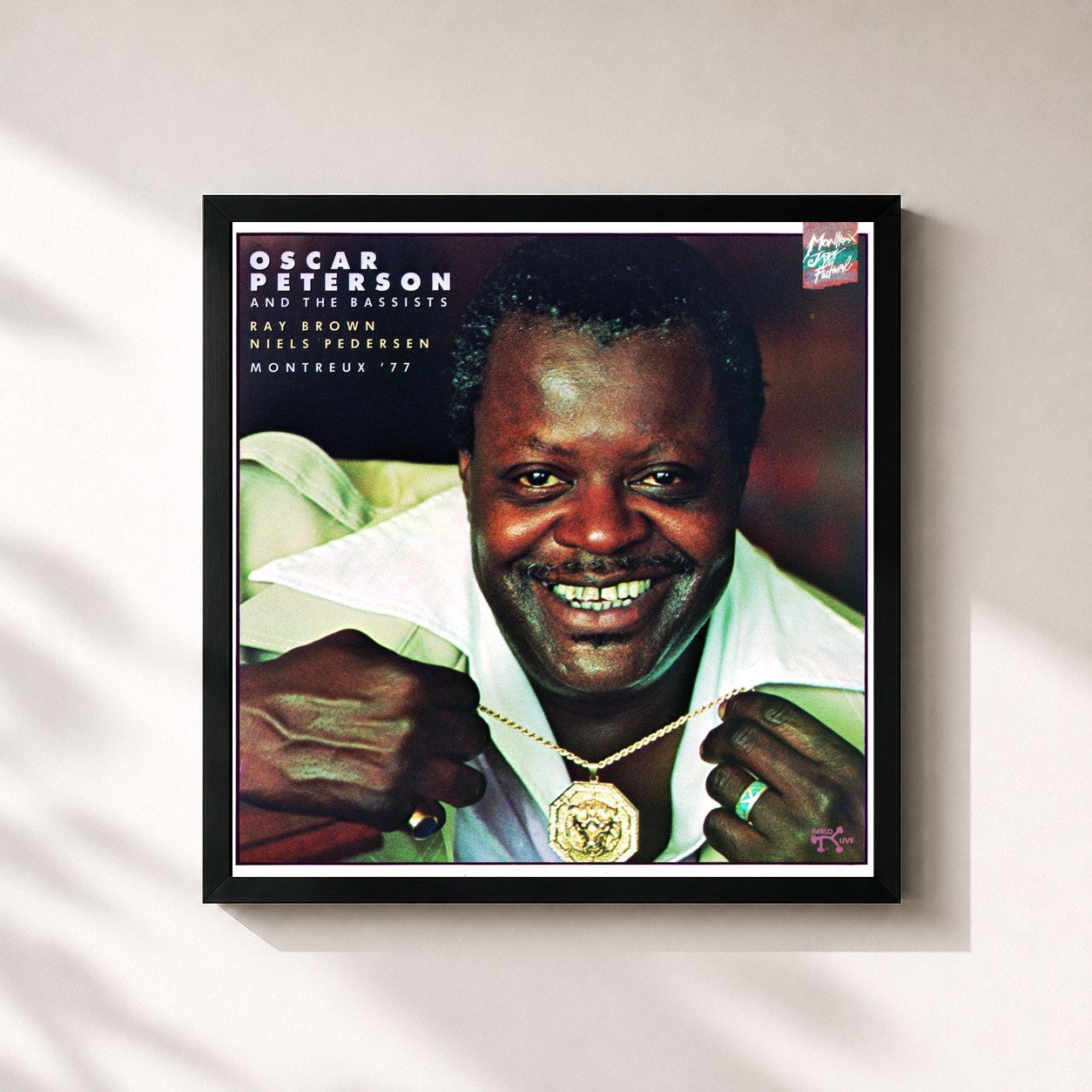 #noir Tableau carré de l'album Montreux '77 de Oscar Peterson, cadre noir 32x32 cm