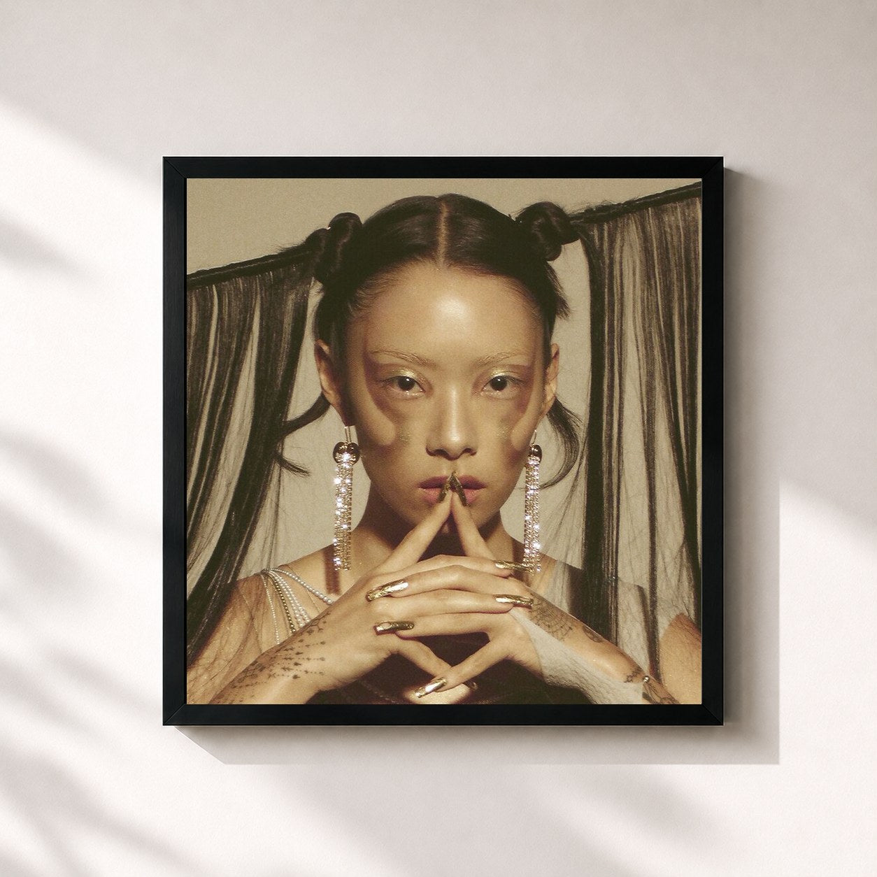 #noir Tableau carré de l'album SAWAYAMA de Rina Sawayama, cadre noir 32x32 cm