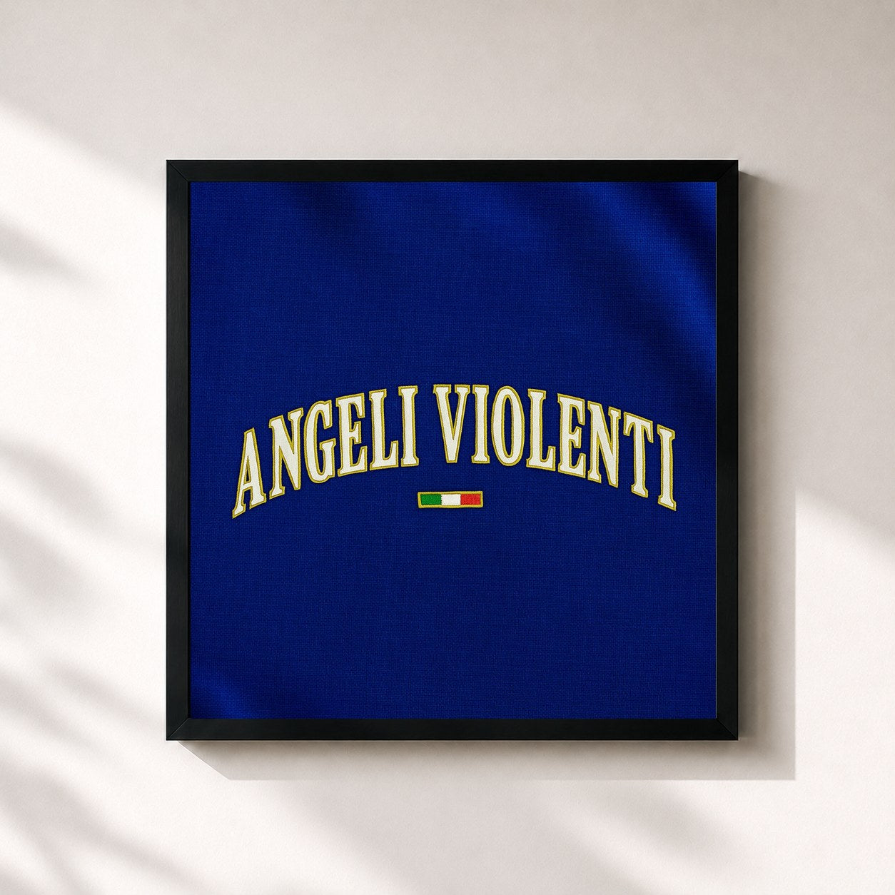 #noir Tableau carré de l'album Angeli Violenti de Vale Lambo, cadre noir 32x32 cm