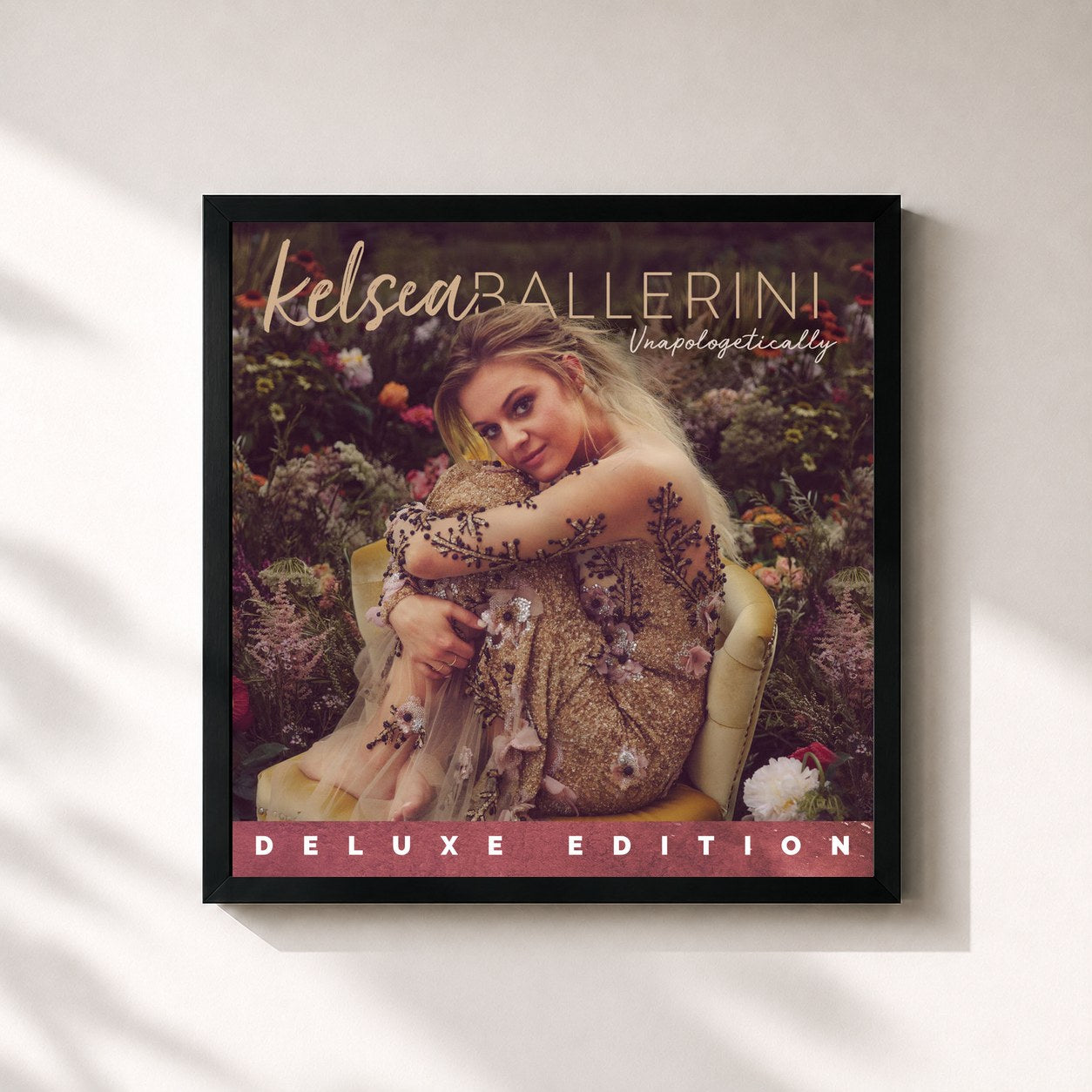 #noir Tableau carré de l'album Unapologetically (Deluxe Edition) de Kelsea Ballerini, cadre noir 32x32 cm