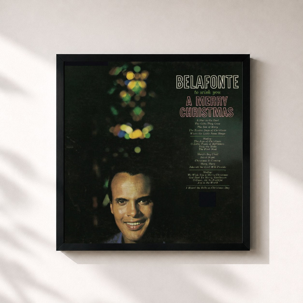 #noir Tableau carré de l'album To Wish You A Merry Christmas de Harry Belafonte, cadre noir 32x32 cm
