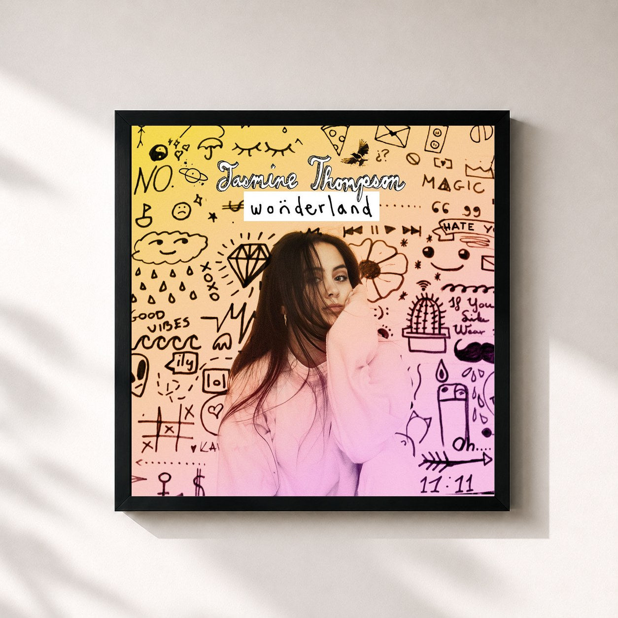 #noir Tableau carré de l'album Wonderland de Jasmine Thompson, cadre noir 32x32 cm