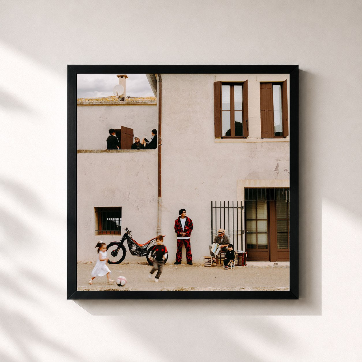 #noir Tableau carré de l'album Par nous-mêmes de Carbonne, cadre noir 32x32 cm