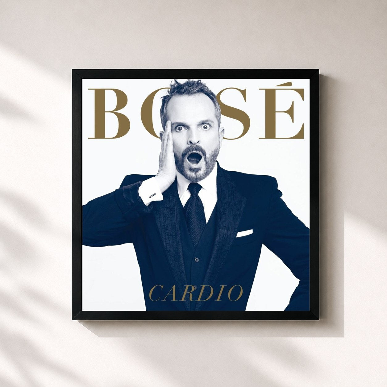 #noir Tableau carré de l'album Cardio de Miguel Bosé, cadre noir 32x32 cm