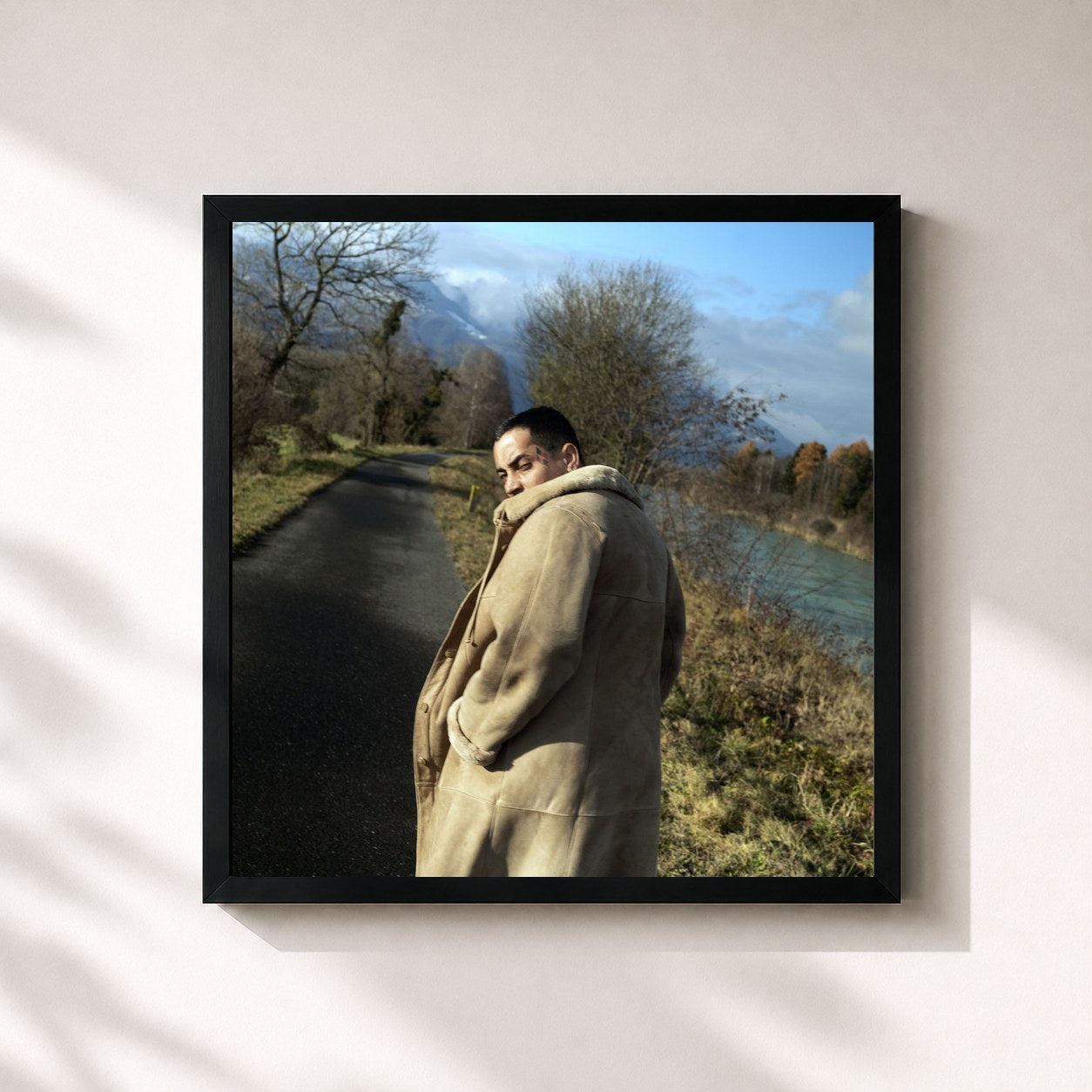 #noir Tableau carré de l'album OUTRO ROLÊ de FBC, cadre noir 32x32 cm