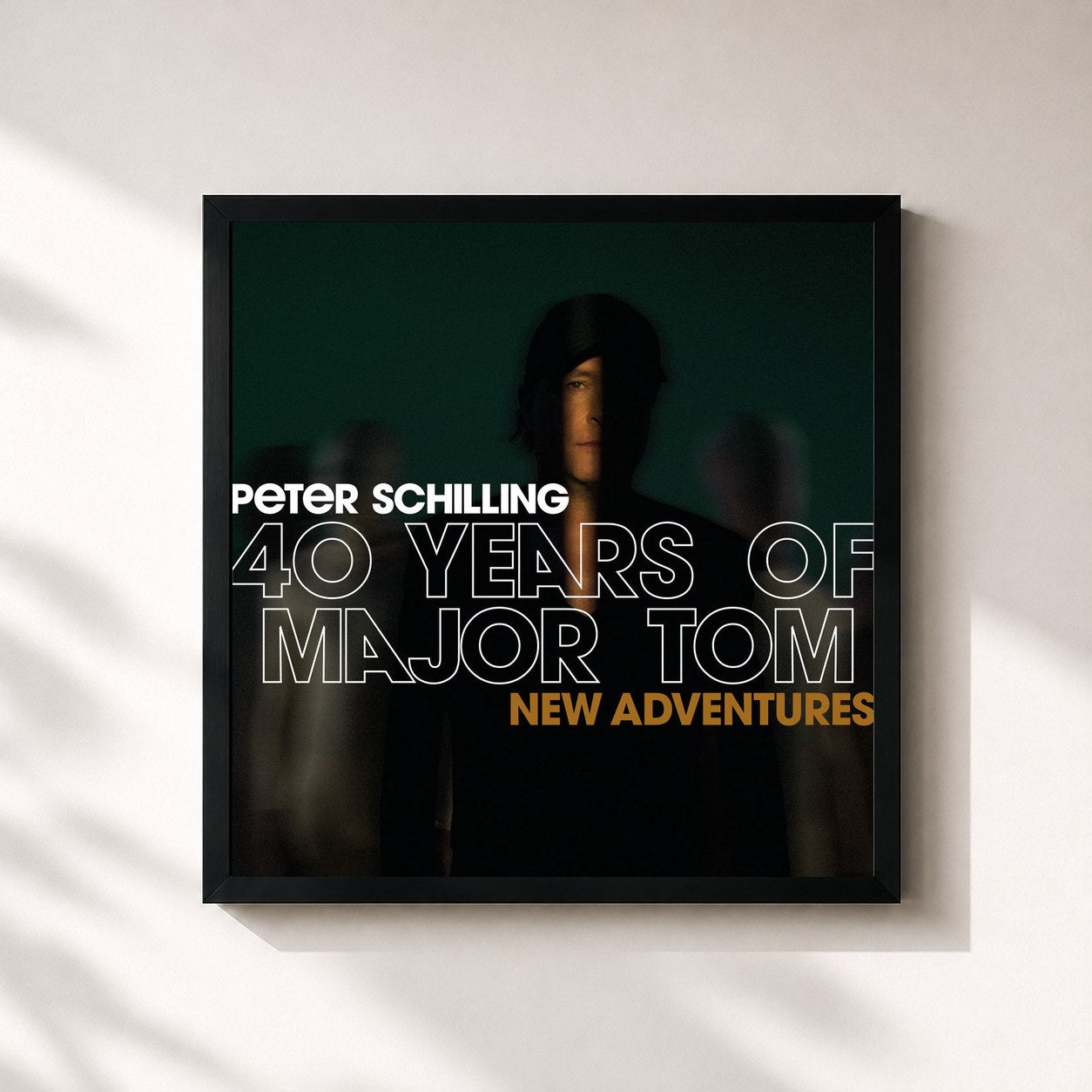 #noir Tableau carré de l'album 40 Years of Major Tom - New Adventures de Peter Schilling, cadre noir 32x32 cm