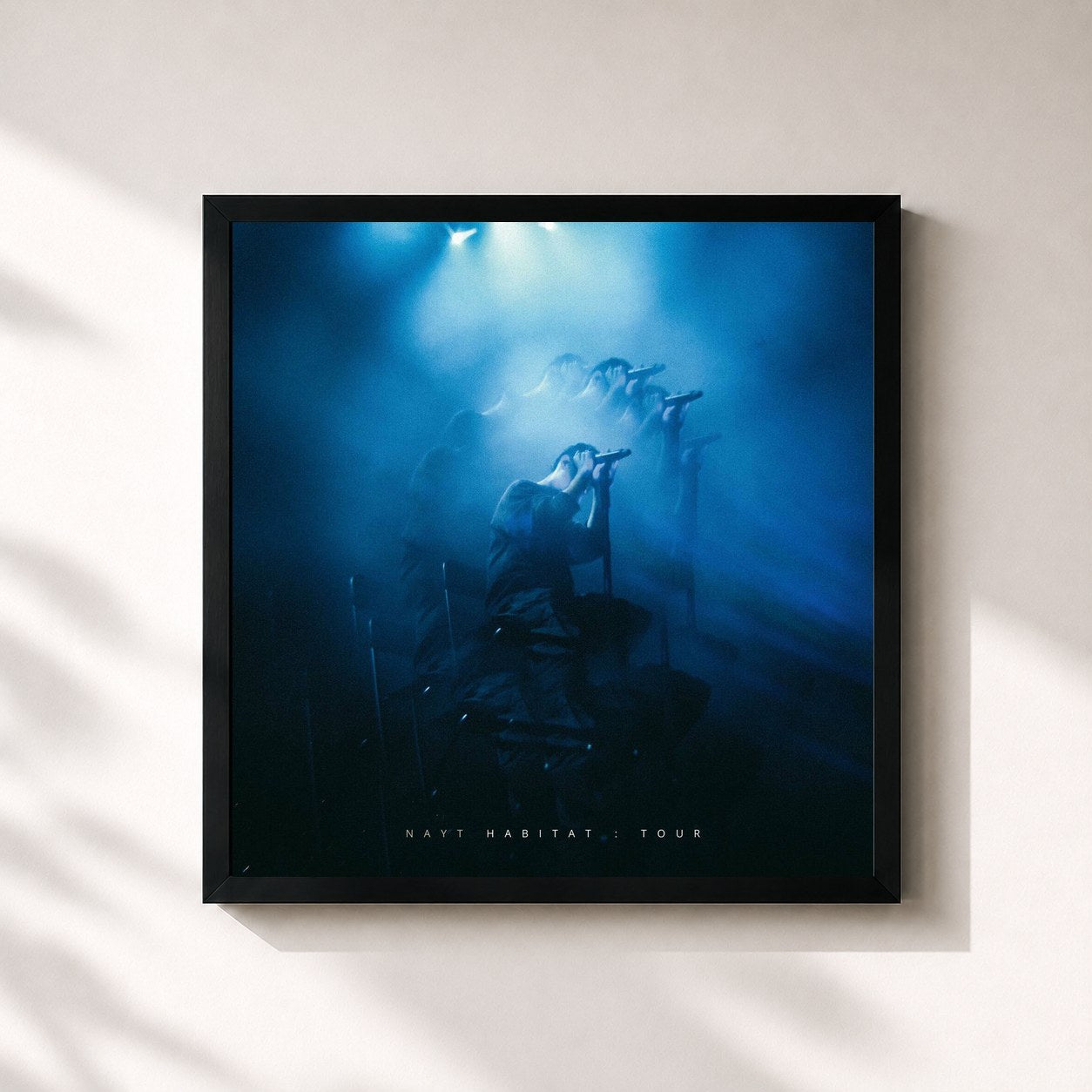 #noir Tableau carré de l'album HABITAT : tour de Nayt, cadre noir 32x32 cm