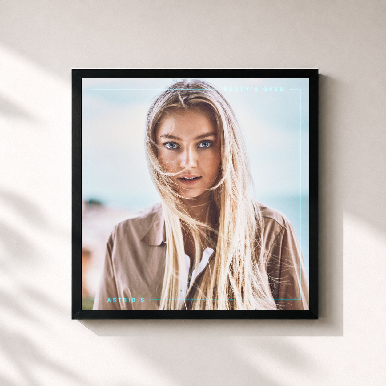 #noir Tableau carré de l'album Party's Over de Astrid S, cadre noir 32x32 cm