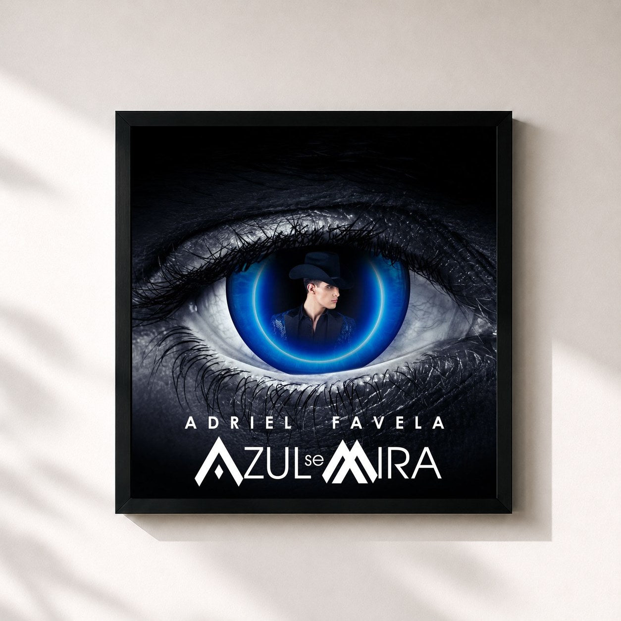 #noir Tableau carré de l'album Azul Se Mira de Adriel Favela, cadre noir 32x32 cm