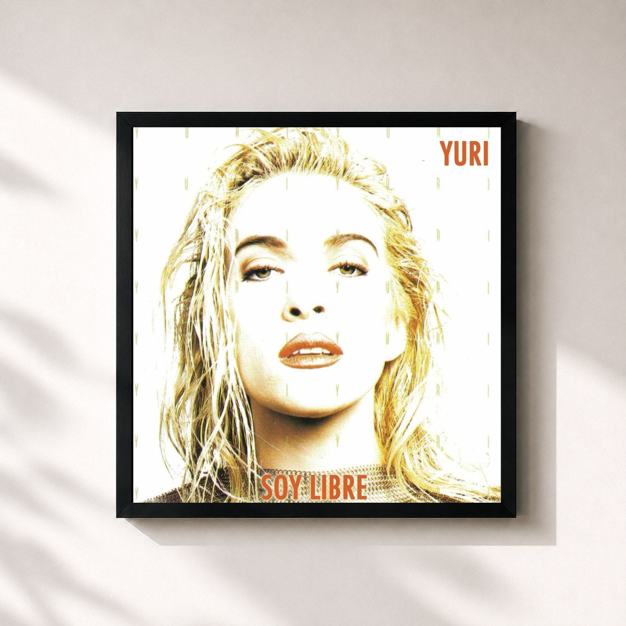 #noir Tableau carré de l'album Soy Libre de Yuri, cadre noir 32x32 cm