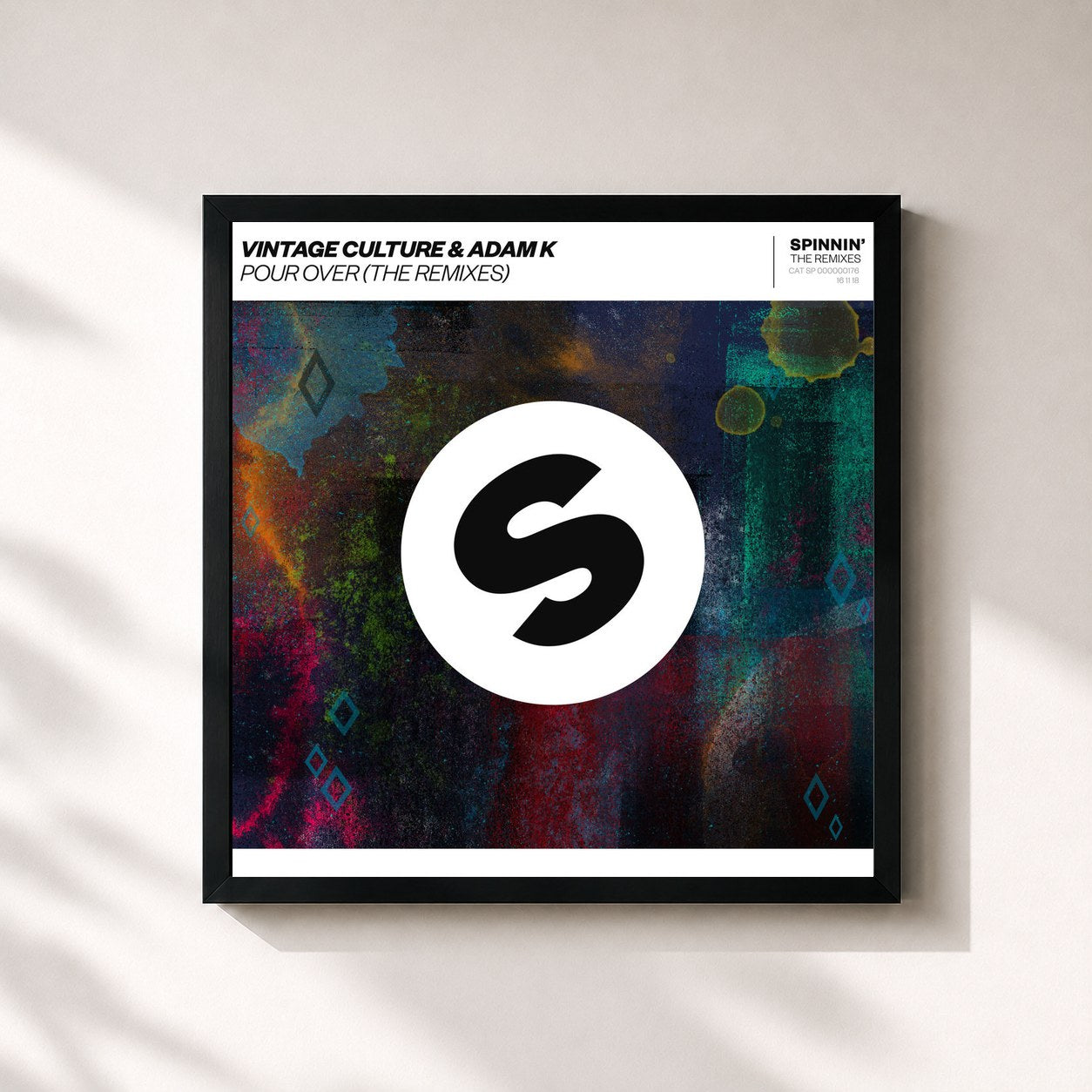 #noir Tableau carré de l'album Pour Over (The Remixes) de Vintage Culture, cadre noir 32x32 cm