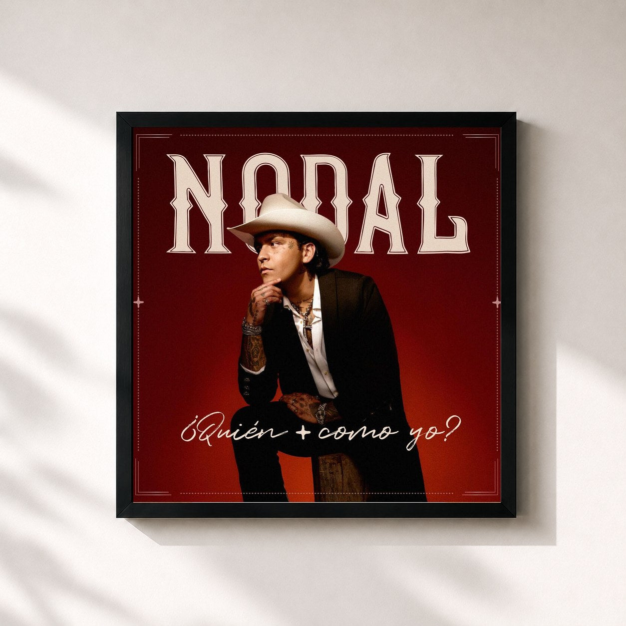 #noir Tableau carré de l'album ¿Quién + Como Yo? de Christian Nodal, cadre noir 32x32 cm