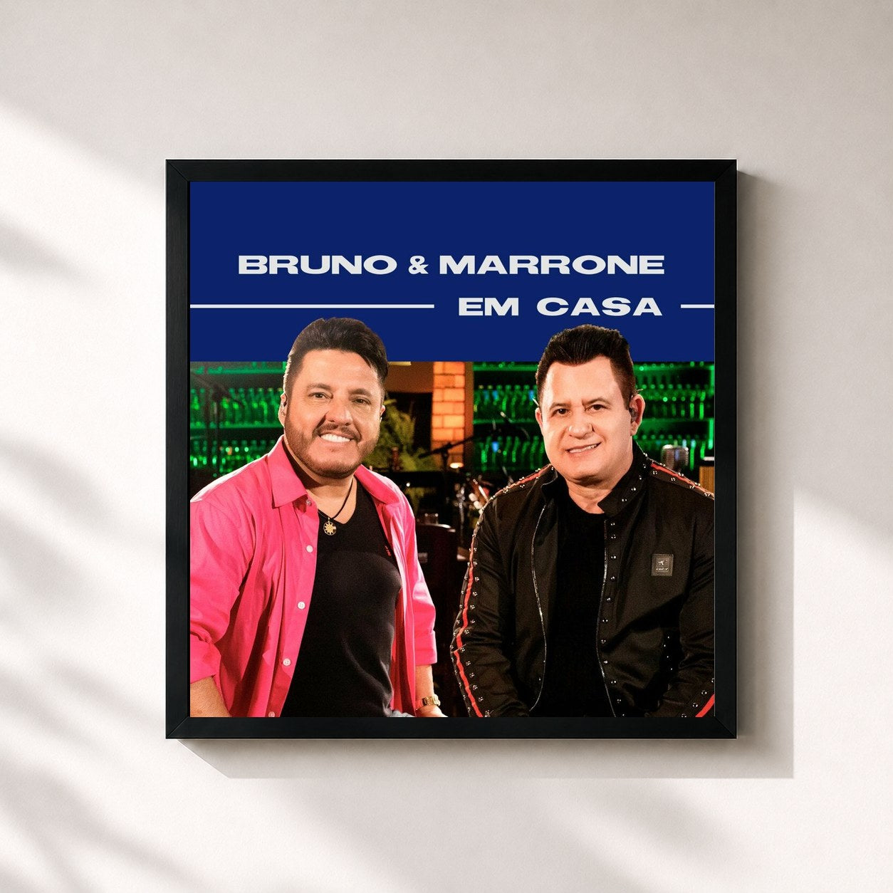 #noir Tableau carré de l'album Bruno & Marrone Em Casa de Bruno & Marrone, cadre noir 32x32 cm