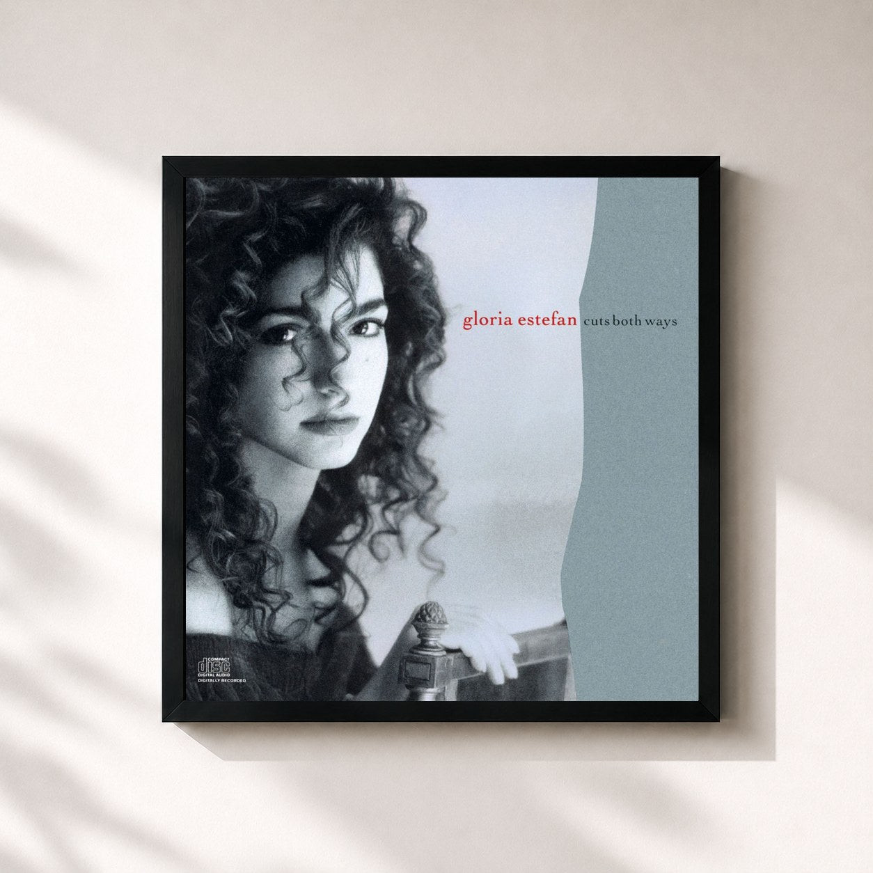 #noir Tableau carré de l'album Cuts Both Ways de Gloria Estefan, cadre noir 32x32 cm