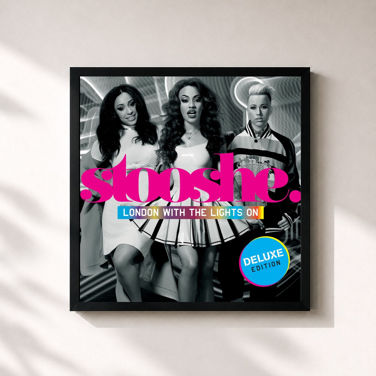 #noir Tableau carré de l'album London With The Lights On (Deluxe) de StooShe, cadre noir 32x32 cm