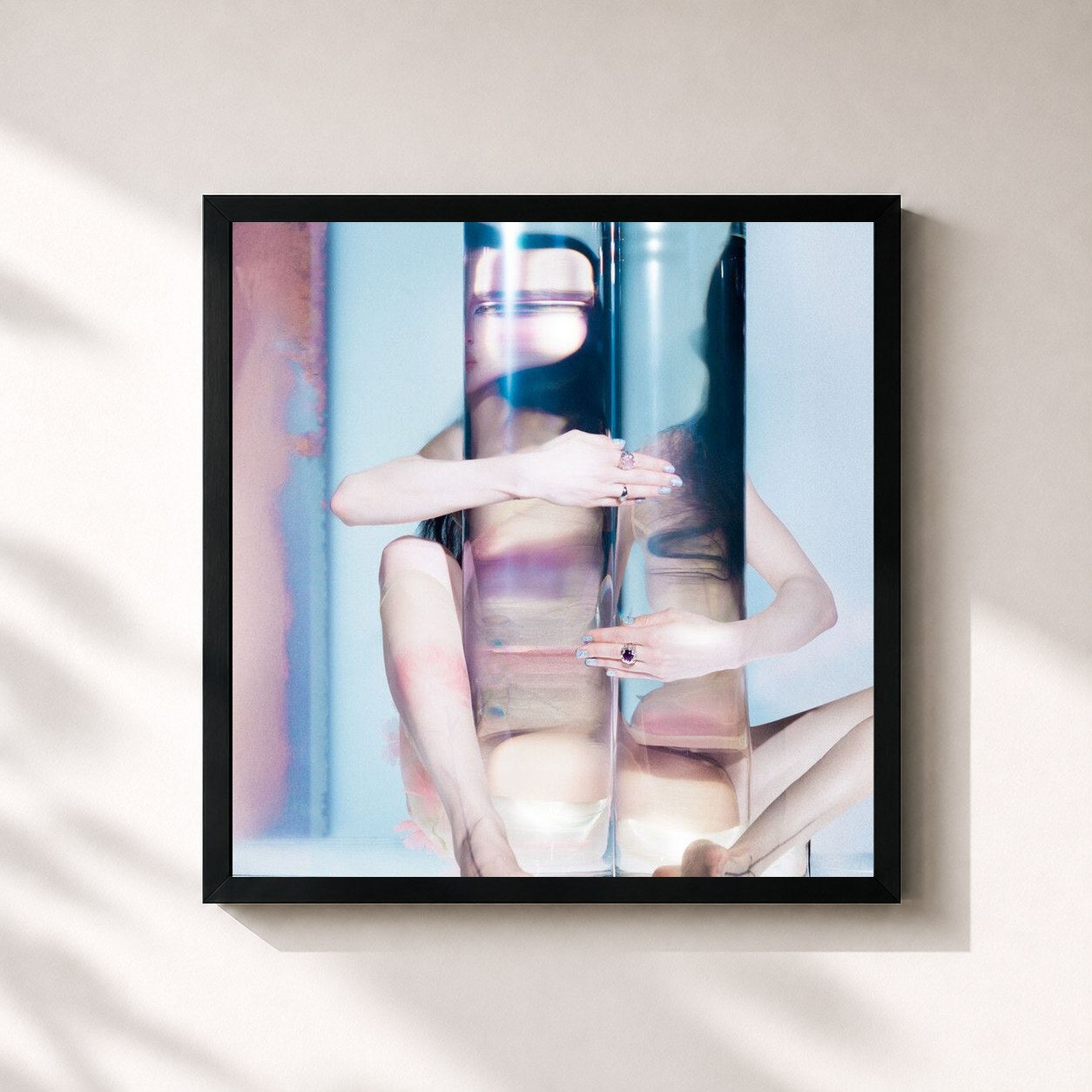 #noir Tableau carré de l'album Empty Hands de Poppy, cadre noir 32x32 cm
