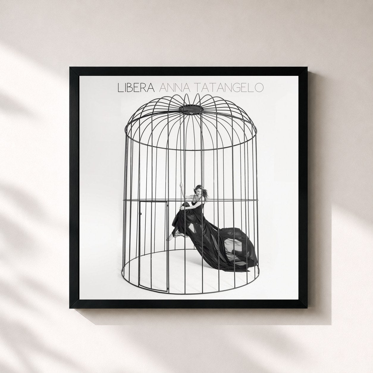 #noir Tableau carré de l'album Libera de Anna Tatangelo, cadre noir 32x32 cm