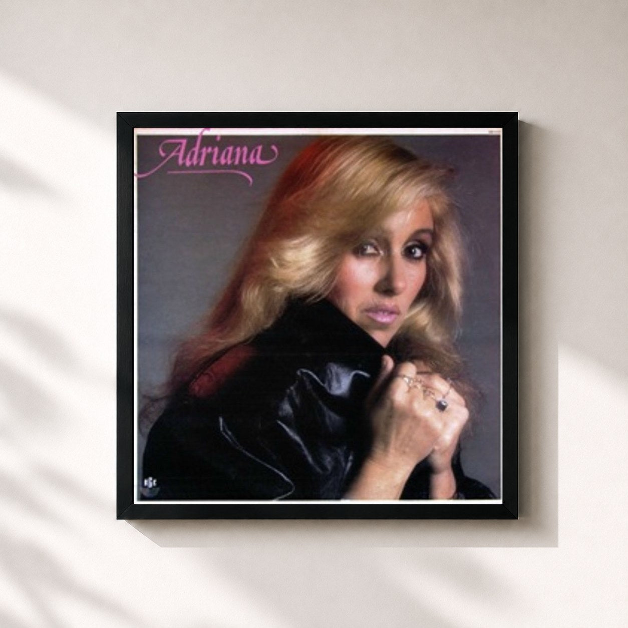 #noir Tableau carré de l'album 1986 de Adriana, cadre noir 32x32 cm